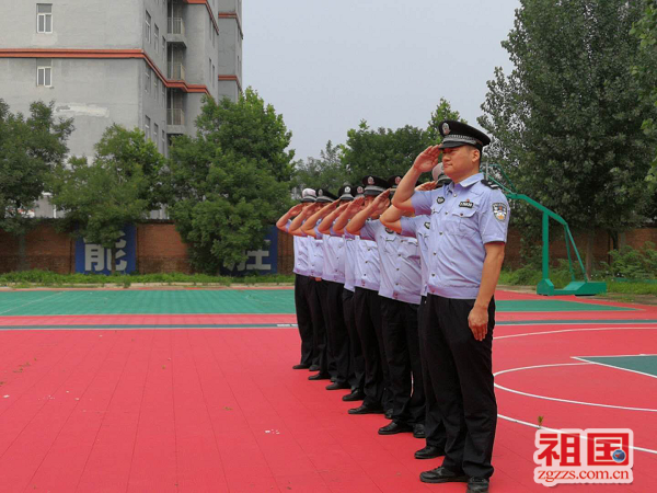 7月1日,河南省駐馬店市公安局雪松派出所組織民警在市警察學校開展了